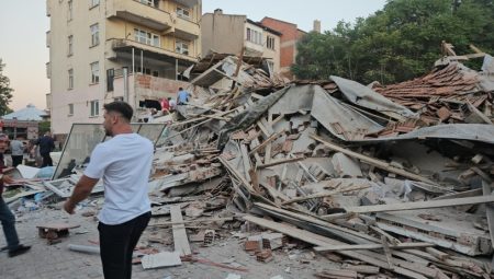 Balıkesir’de 6,1 büyüklüğünde deprem